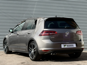 2016 Volkswagen Golf 2.0 Tdi Bluemotion Tech Gtd in Grey — image 4