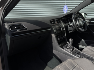 2016 Volkswagen Golf 2.0 Tdi Bluemotion Tech Gtd in Grey — image 6