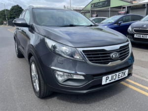 2013 Kia Sportage 1.7 Crdi Ecodynamics 3 SUV 5dr Diesel Manual 2WD Euro 5 (s/s) (114 Bhp) in Silver — image 2