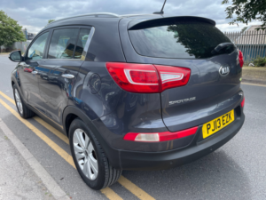 2013 Kia Sportage 1.7 Crdi Ecodynamics 3 SUV 5dr Diesel Manual 2WD Euro 5 (s/s) (114 Bhp) in Silver — image 4