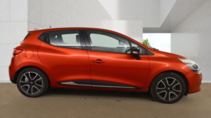 2016 Renault Clio 1.2 Dynamique Nav 1.2 16v 75 in Red — image 5
