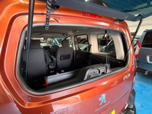 2019 Peugeot Rifter 1.5 Bluehdi Allure in Bronze — image 4