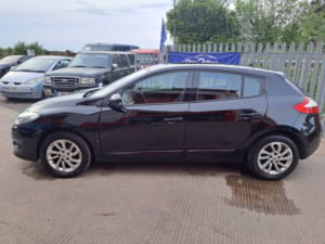 2014 Renault Megane 1.5 Dynamique Tomtom Energy Dci 110 Stop & Start in Black — image 2