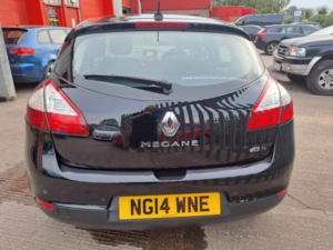 2014 Renault Megane 1.5 Dynamique Tomtom Energy Dci 110 Stop & Start in Black — image 4