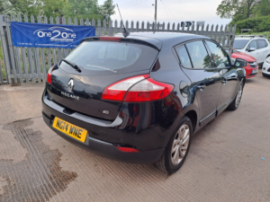 2014 Renault Megane 1.5 Dynamique Tomtom Energy Dci 110 Stop & Start in Black — image 5