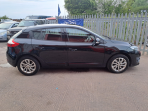 2014 Renault Megane 1.5 Dynamique Tomtom Energy Dci 110 Stop & Start in Black — image 6