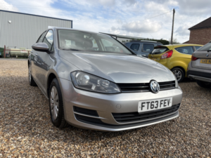 2013 Volkswagen Golf 1.6 Tdi Bluemotion Tech S in Silver — image 2