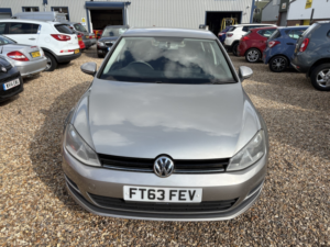 2013 Volkswagen Golf 1.6 Tdi Bluemotion Tech S in Silver — image 3