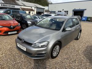 2013 Volkswagen Golf 1.6 Tdi Bluemotion Tech S in Silver — image 4