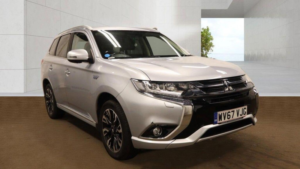 2017 Mitsubishi Outlander 2.0h 12kwh 4h CVT 4WD Euro 6 (s/s) 5dr in Silver — image 2