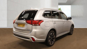 2017 Mitsubishi Outlander 2.0h 12kwh 4h CVT 4WD Euro 6 (s/s) 5dr in Silver — image 5
