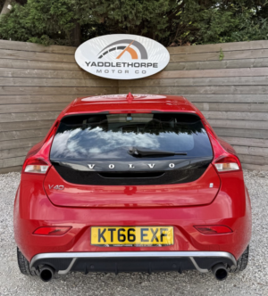 2016 Volvo V40 2.0 R-Design D2 in Red — image 4