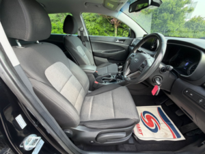 2018 Hyundai Tucson 1.6 Crdi Se Nav SUV 5dr Diesel Manual Euro 6 (s/s) (115 Ps) in Black — image 4