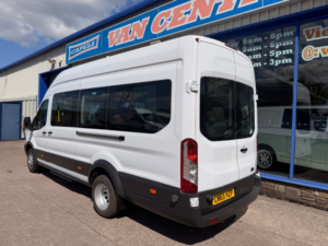 2015 Ford Transit 2.2 Tdci 460 Minibus 5dr Diesel Manual L4 H3 17 Seats 123 Bhp in White — image 4