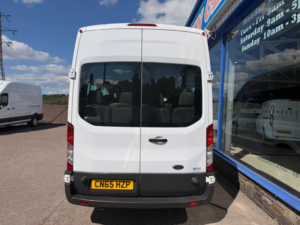 2015 Ford Transit 2.2 Tdci 460 Minibus 5dr Diesel Manual L4 H3 17 Seats 123 Bhp in White — image 5
