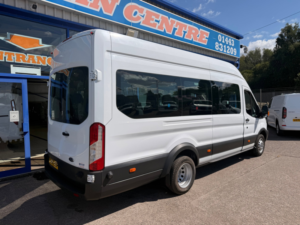 2015 Ford Transit 2.2 Tdci 460 Minibus 5dr Diesel Manual L4 H3 17 Seats 123 Bhp in White — image 6