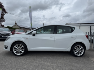 2013 SEAT Ibiza 1.2 Tsi Fr in White — image 2