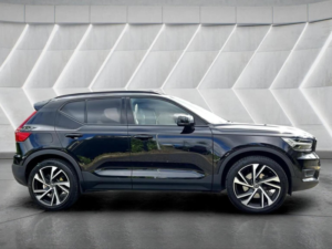 2020 Volvo Xc40 2.0 T5 R-Design Pro Auto AWD Euro 6 (s/s) 5dr in Black — image 4