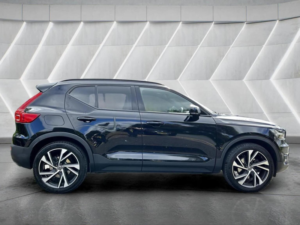 2020 Volvo Xc40 2.0 T5 R-Design Pro Auto AWD Euro 6 (s/s) 5dr in Black — image 5