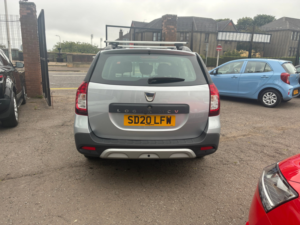 2020 Dacia Logan Mcv Stepway 0.9 Tce Se Twenty Estate 5dr Petrol Manual Euro 6 (s/s) (90 Ps) in Grey — image 4