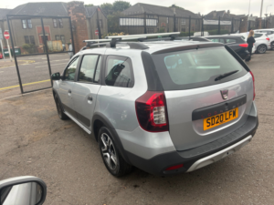 2020 Dacia Logan Mcv Stepway 0.9 Tce Se Twenty Estate 5dr Petrol Manual Euro 6 (s/s) (90 Ps) in Grey — image 5