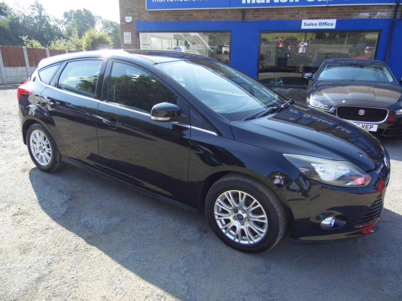 2011 Ford Focus 1.6 Titanium Euro 5 5dr in Black — image 1