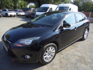 2011 Ford Focus 1.6 Titanium Euro 5 5dr in Black — image 3