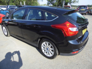 2011 Ford Focus 1.6 Titanium Euro 5 5dr in Black — image 4