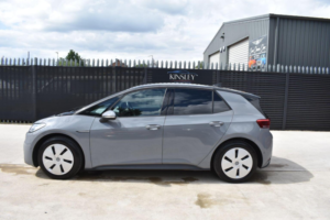 2023 Volkswagen Id.3 Pro Performance 58kwh Max Auto 5dr in Grey — image 4