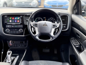 2016 Mitsubishi Outlander 2.0h 12kwh Juro CVT 4WD Euro 6 (s/s) 5dr in Grey — image 2