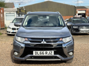 2016 Mitsubishi Outlander 2.0h 12kwh Juro CVT 4WD Euro 6 (s/s) 5dr in Grey — image 3