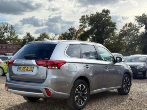 2016 Mitsubishi Outlander 2.0h 12kwh Juro CVT 4WD Euro 6 (s/s) 5dr in Grey — image 5