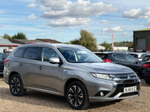 2016 Mitsubishi Outlander 2.0h 12kwh Juro CVT 4WD Euro 6 (s/s) 5dr in Grey — image 6