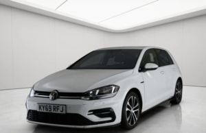 2019 Volkswagen Golf 2.0 Tdi R-Line DSG Euro 6 (s/s) 5dr in White — image 6