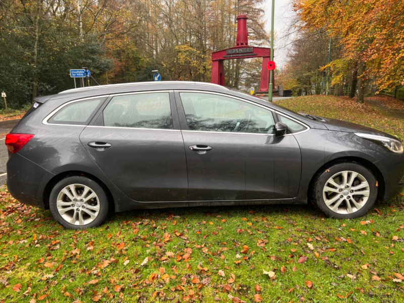 2014 Kia Ceed 1.6 Crdi 2 in Silver — image 1