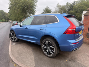 2017 Volvo Xc60 2.0 D4 R-Design Pro Auto AWD Euro 6 (s/s) 5dr in Blue — image 6