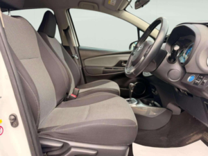 2015 Toyota Yaris 1.5 Vvt-H Icon E-CVT Euro 6 5dr in White — image 6