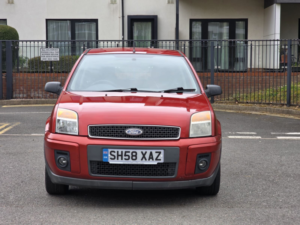 2009 Ford Fusion 1.6 Zetec Climate Hatchback 5dr Petrol Automatic (181 G/km, 99 Bhp) in Red — image 2
