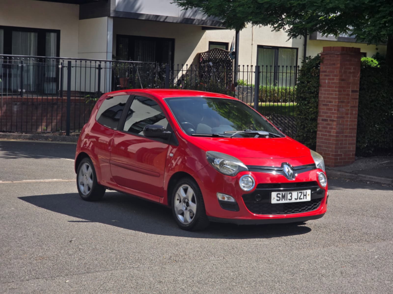 2013 Renault Twingo 1.2 16v Dynamique Euro 5 3dr in Red — image 1