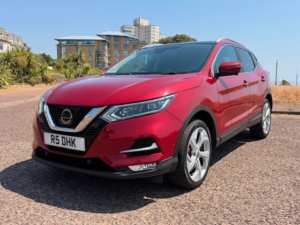 2017 Nissan Qashqai 1.5 Dci Tekna in Red — image 4