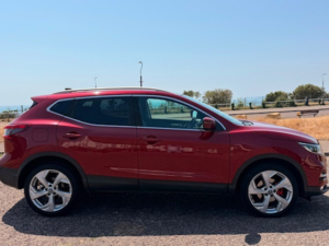 2017 Nissan Qashqai 1.5 Dci Tekna in Red — image 5