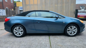 2014 Vauxhall Cascada 1.4t Se Euro 5 (s/s) 2dr in Blue — image 5