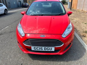 2015 Ford Fiesta 1.25 Zetec Euro 6 3dr in Red — image 2