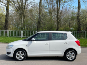 2013 Skoda Fabia 1.6 Tdi Se Euro 5 5dr in White — image 4