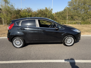 2013 Ford Fiesta 1.0 T Ecoboost Titanium in Black — image 2