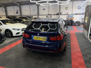2013 BMW 3 Series 3.0 330d Xdrive M Sport Touring in Blue — image 4