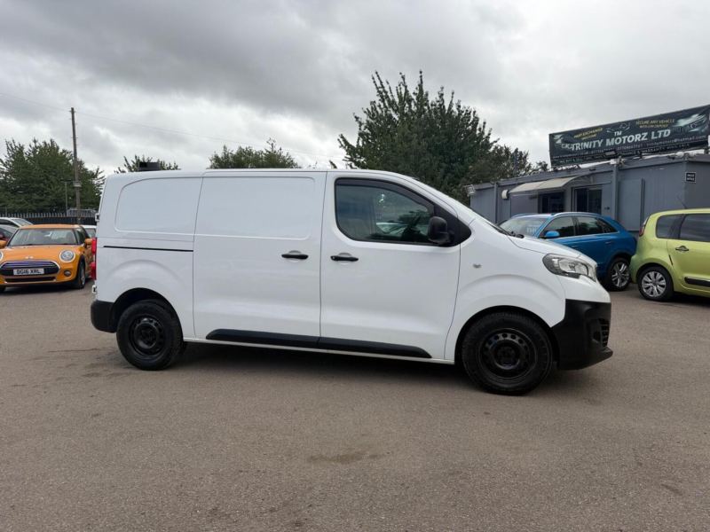 2017 Peugeot Expert 2.0 Bluehdi 1400 Professional Standard Panel Van Mwb Euro 6 (s/s) 6dr in White — image 1