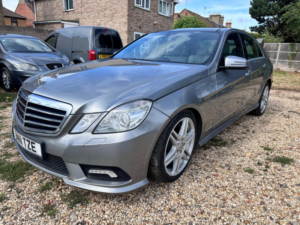 2011 Mercedes-Benz E Class 2.1 E250 Cdi Blueefficiency Sport in Silver — image 2