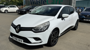 2016 Renault Clio 1.5 Dynamique Nav Dci 90 in White — image 4