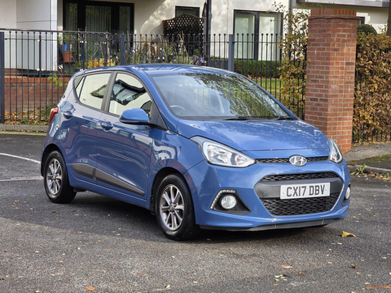 2017 Hyundai I10 1.2 Premium Auto Euro 6 5dr in Blue — image 1